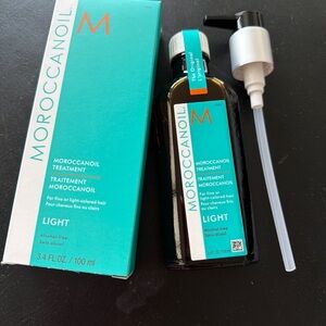 Moroccanoil Light Treatment Hair Oil in Turquoise Packaging with Pump 100 ml 3.4